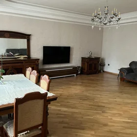 In Baku 154.0 m² apartment is for sale - Image 5