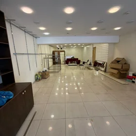 In Baku 100.0 m² commercial is for rent - Image 3