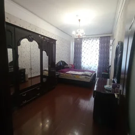 In Baku 70.0 m² apartment is for sale - Image 2