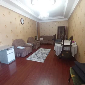 In Baku 70.0 m² apartment is for sale - Image 4