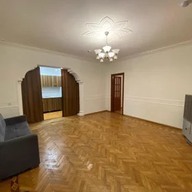 In Baku 450.0 m² house with 9.0 rooms is for sale - Image 2