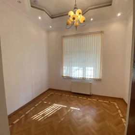 In Baku 450.0 m² house with 9.0 rooms is for sale - Image 3