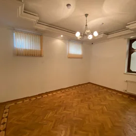 In Baku 450.0 m² house with 9.0 rooms is for sale - Image 4