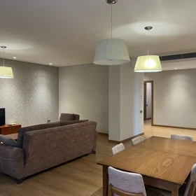 In Baku 179.0 m² apartment is for rent - Image 2