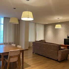 In Baku 179.0 m² apartment is for rent - Image 3