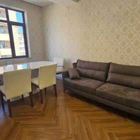 In Baku 70.0 m² apartment is for rent - Image 2