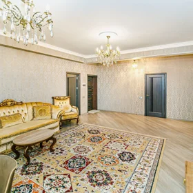 In Baku 136.0 m² apartment is for rent - Image 5