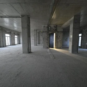 In Baku 215.0 m² apartment is for sale - Image 3