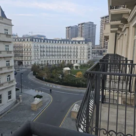 In Baku nan m² apartment is for sale - Image 2