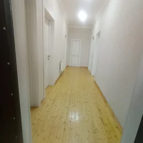 In Baku 100.0 m² house with 4.0 rooms is for sale - Image 2