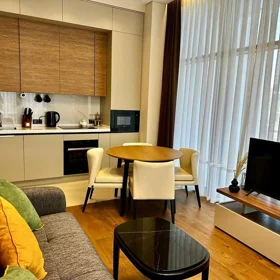 In Baku 70.0 m² apartment is for rent - Image 3