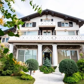 In Baku 269.0 m² house with 4.0 rooms is for rent - Image 2