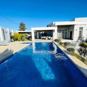 In Baku 169.0 m² house with 3.0 rooms is for rent - Image 3