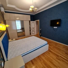 In Baku 90.0 m² apartment is for rent - Image 3