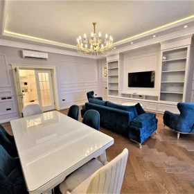 In Baku 170.0 m² apartment is for rent - Image 5