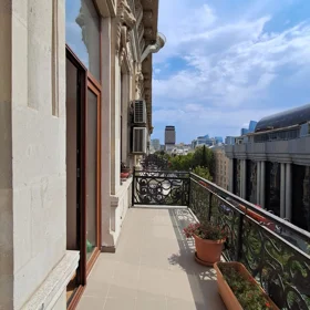 In Baku 160.0 m² apartment is for rent - Image 3