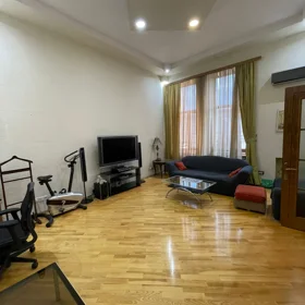 In Baku 160.0 m² apartment is for rent - Image 5