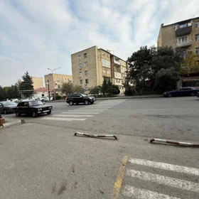 In Baku 75.0 m² apartment is for sale - Image 2