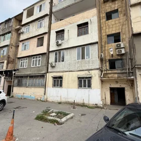 In Baku 75.0 m² apartment is for sale - Image 5