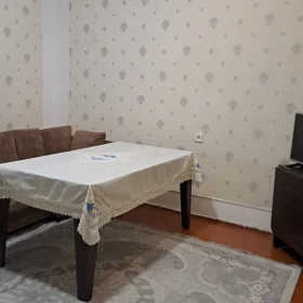 In Baku 80.0 m² house with 4.0 rooms is for rent - Image 2