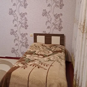 In Baku 80.0 m² house with 4.0 rooms is for rent - Image 4