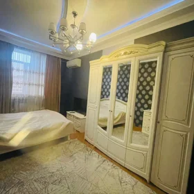 In Baku 90.0 m² apartment is for rent - Image 2
