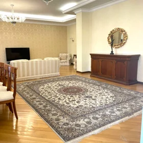 In Baku 320.0 m² apartment is for sale - Image 3