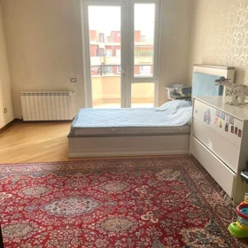 In Baku 320.0 m² apartment is for sale - Image 5