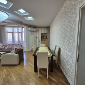 In Baku 140.0 m² apartment is for rent - Image 2