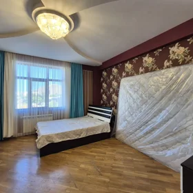 In Baku 140.0 m² apartment is for rent - Image 5