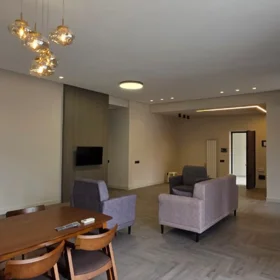 In Baku 158.0 m² apartment is for rent - Image 3