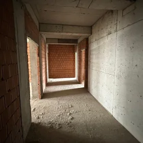 In Baku 140.0 m² apartment is for sale - Image 2