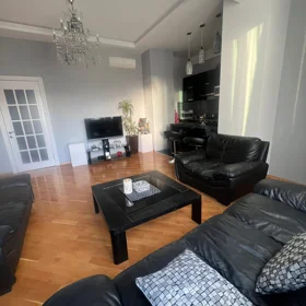 In Baku 100.0 m² apartment is for rent - Image 2