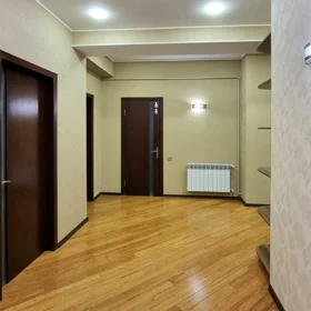 In Baku 110.0 m² apartment is for rent - Image 3