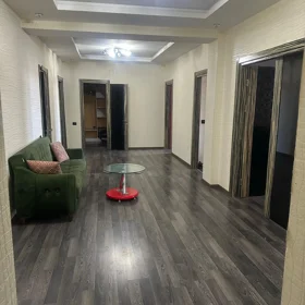 In Baku 170.0 m² apartment is for rent - Image 3