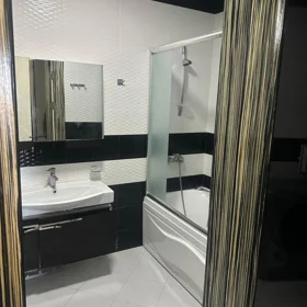 In Baku 170.0 m² apartment is for rent - Image 5