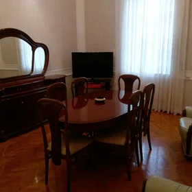 In Baku 80.0 m² apartment is for rent - Image 2