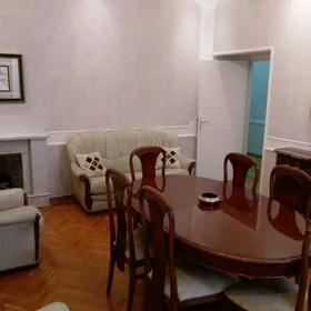 In Baku 80.0 m² apartment is for rent - Image 3