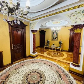 In Baku 240.0 m² apartment is for sale - Image 3