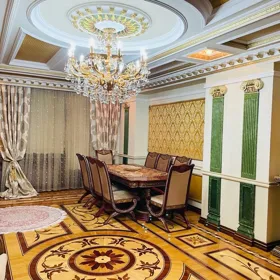 In Baku 240.0 m² apartment is for sale - Image 4