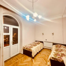 In Baku 60.0 m² apartment is for rent - Image 2