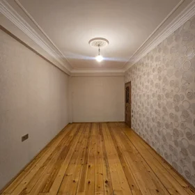 In Baku 70.0 m² apartment is for sale - Image 3