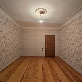 In Baku 70.0 m² apartment is for sale - Image 4