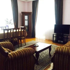 In Baku 135.0 m² apartment is for rent - Image 2