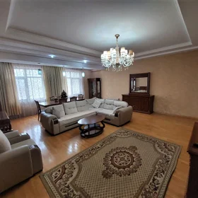 In Baku 165.0 m² apartment is for rent - Image 2