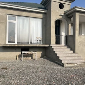 In Baku 140.0 m² house with 4.0 rooms is for sale - Image 2