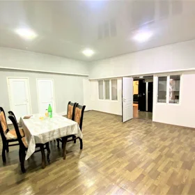 In Baku 100.0 m² house with 3.0 rooms is for rent - Image 2