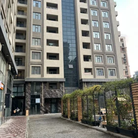 In Baku nan m² apartment is for sale - Image 2