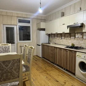 In Baku 100.0 m² apartment is for sale - Image 2