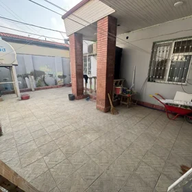 In Baku 70.0 m² house with 3.0 rooms is for sale - Image 3